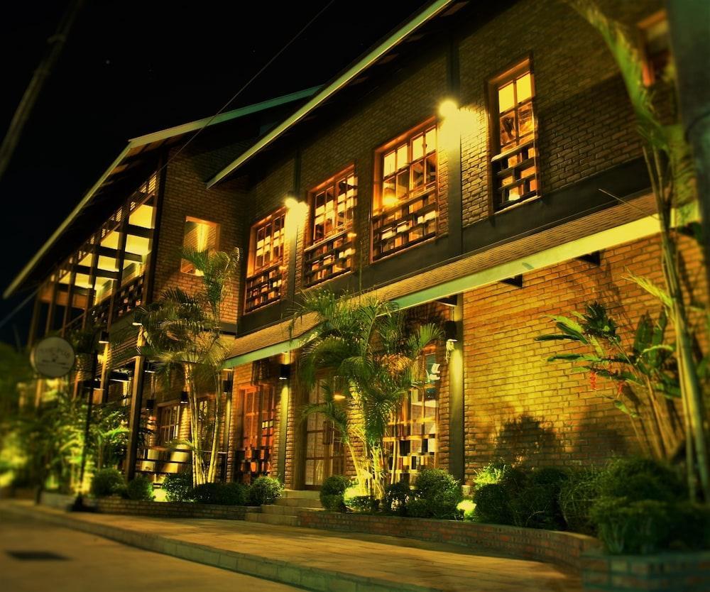Paradise Hotel Nyaung Shwe Inle Lake Exterior photo