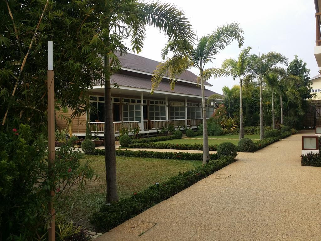 Paradise Hotel Nyaung Shwe Inle Lake Exterior photo