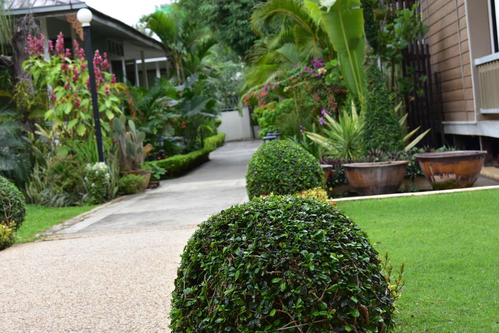 Paradise Hotel Nyaung Shwe Inle Lake Exterior photo