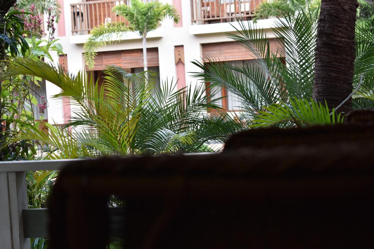 Paradise Hotel Nyaung Shwe Inle Lake Exterior photo