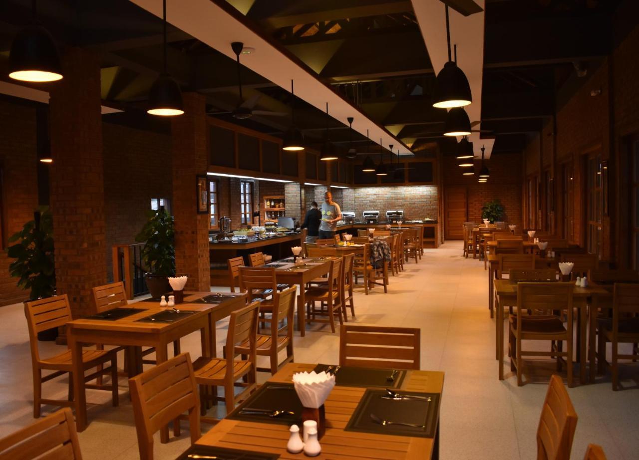 Paradise Hotel Nyaung Shwe Inle Lake Exterior photo